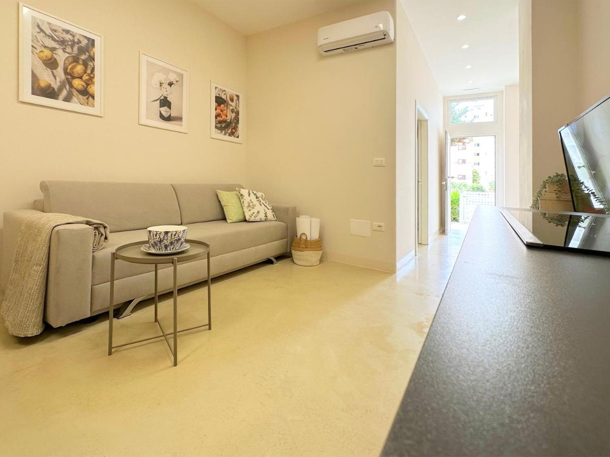 13 Eur For Monthly Stay - Home By The Sea - Hbs Golem  Εξωτερικό φωτογραφία