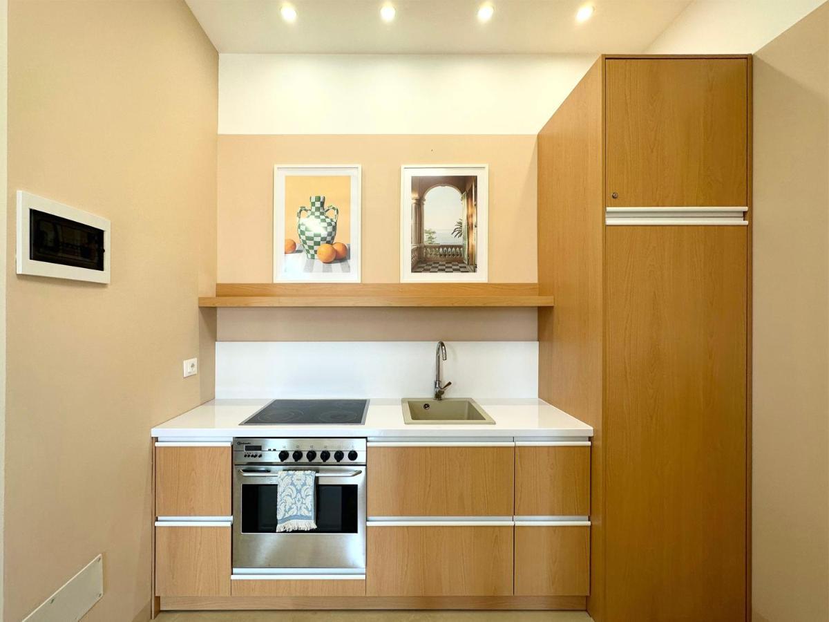 13 Eur For Monthly Stay - Home By The Sea - Hbs Golem  Εξωτερικό φωτογραφία